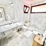 With Private Pool Ferienhaus Estepona