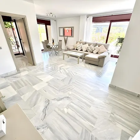 With Private Pool Dom wakacyjny *