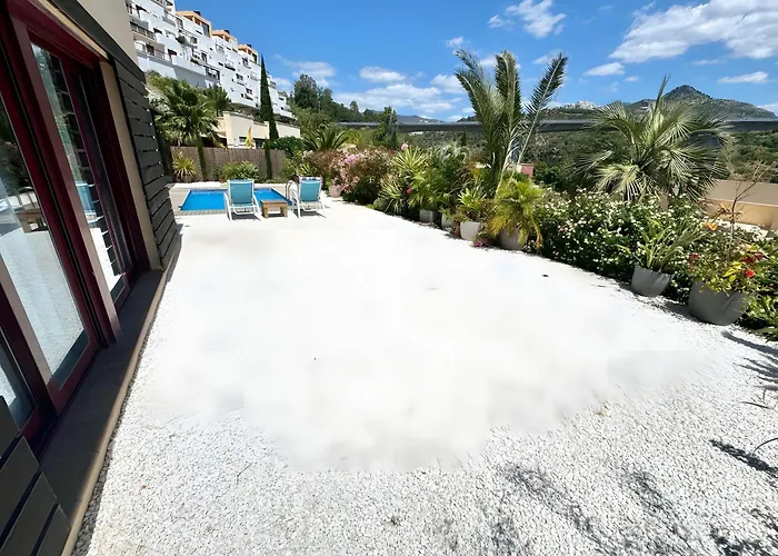 With Private Pool * Εστεπόνα