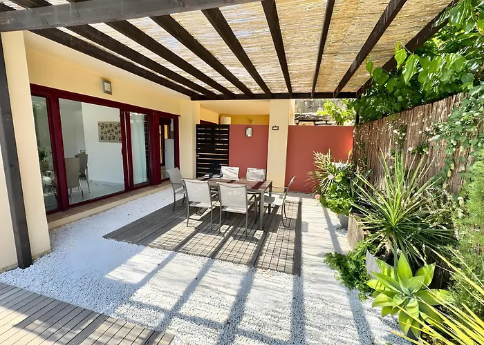 With Private Pool Σπίτι διακοπών *