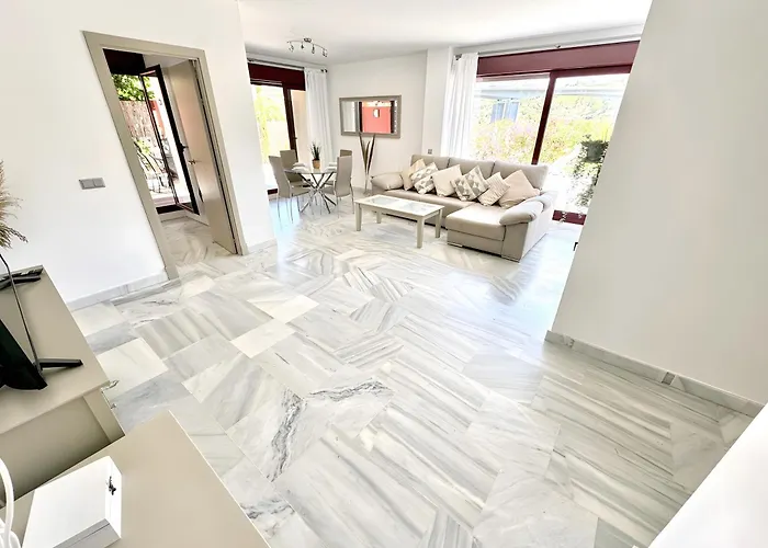 With Private Pool Будинок відпочинку *