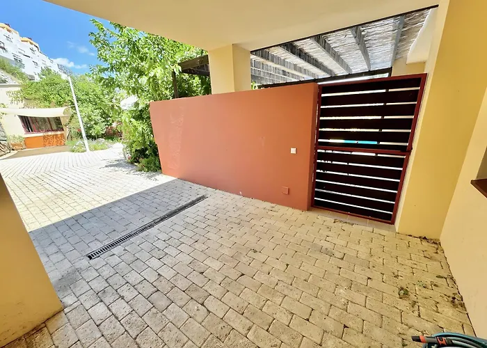 With Private Pool * Естепона